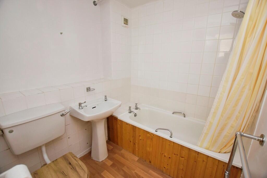 Apartment in Exeter, St Thomas - View 5