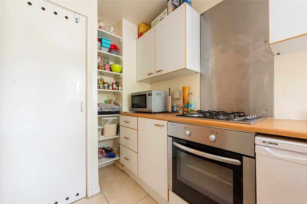 Apartment in London - More