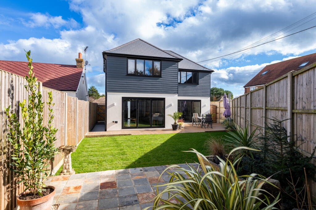 House in Swale, Minster-on-Sea - View 5