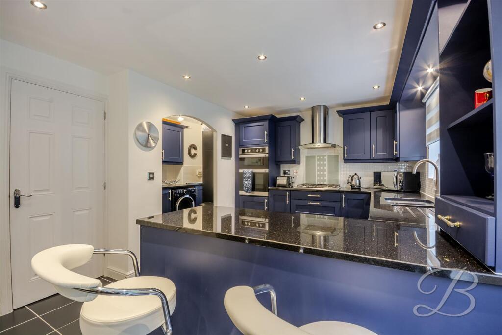 House in Mansfield, Nottinghamshire - View 5