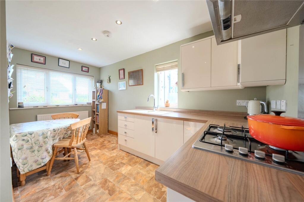 Ellerker Road, Thorner, Leeds photo 4