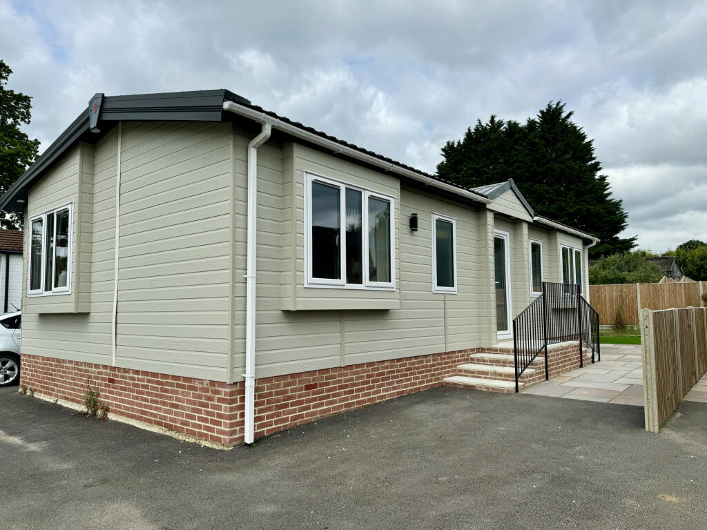 Edenbridge, Kent, TN8 photo 4