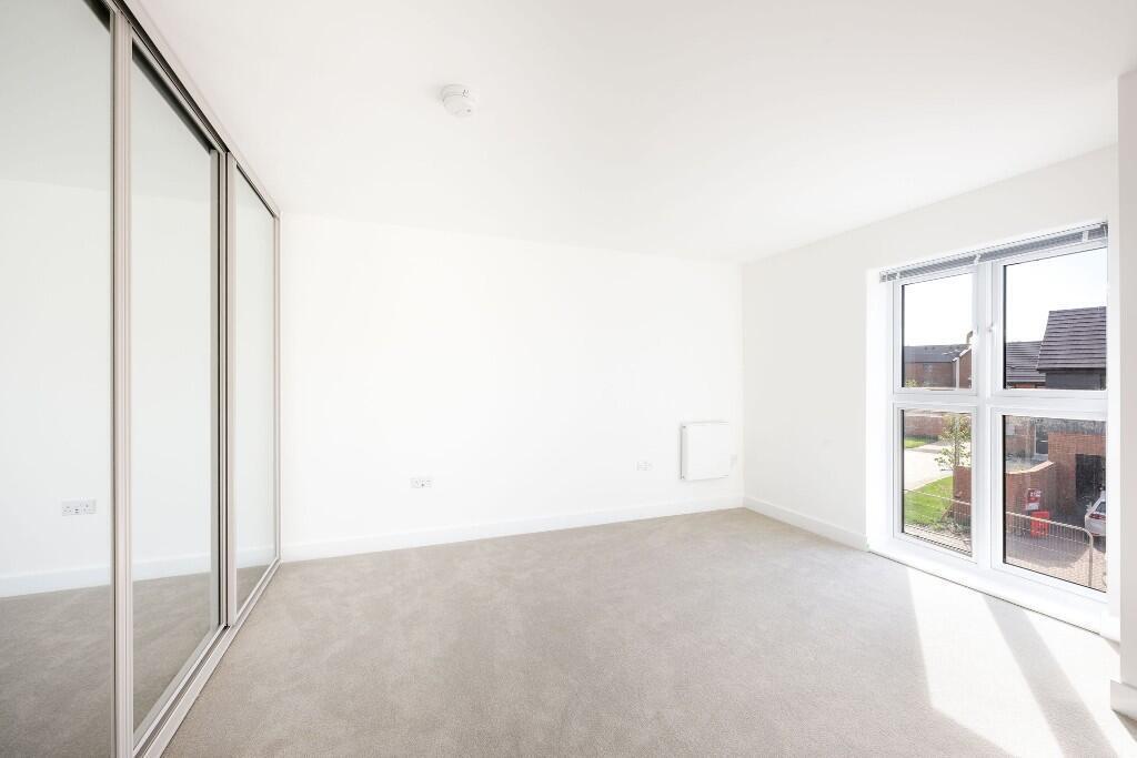 Apartment in Finchampstead - More