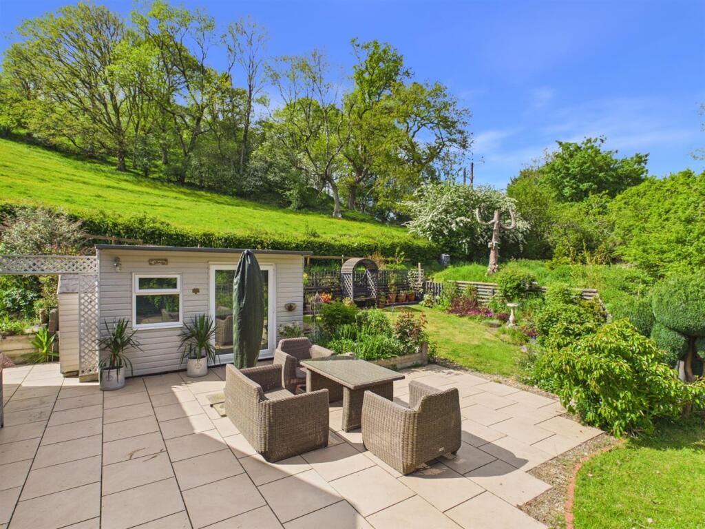 House in Pontrobert, Llangyniew - View 2