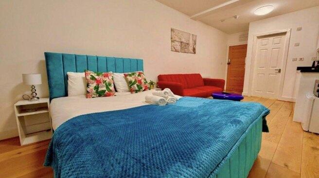 Main image of property: Golders Green Road