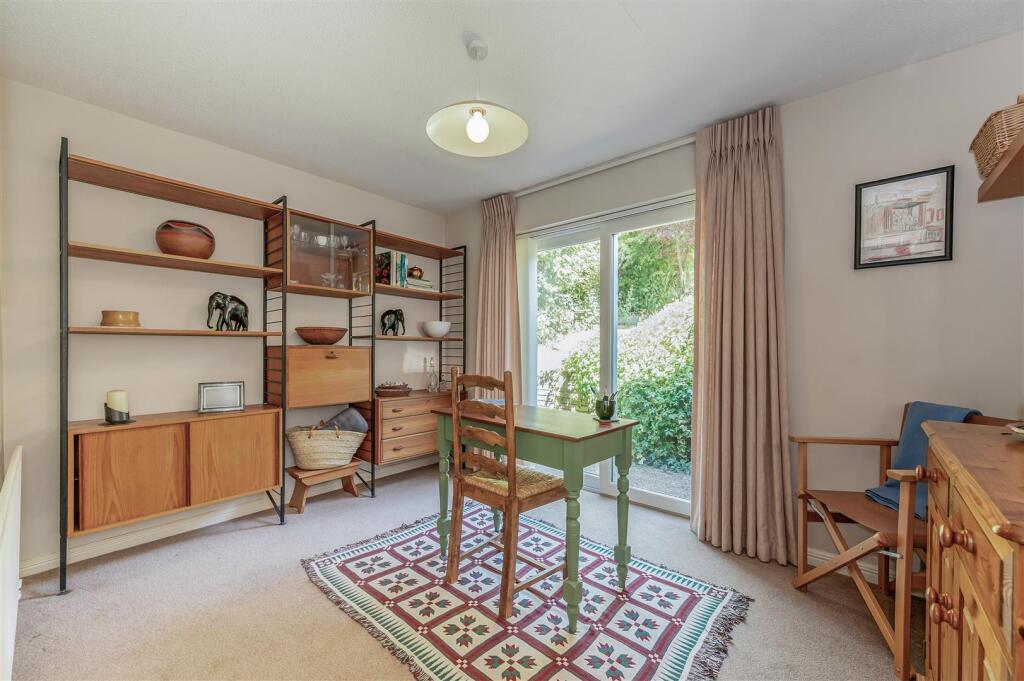 House in Horndean - More