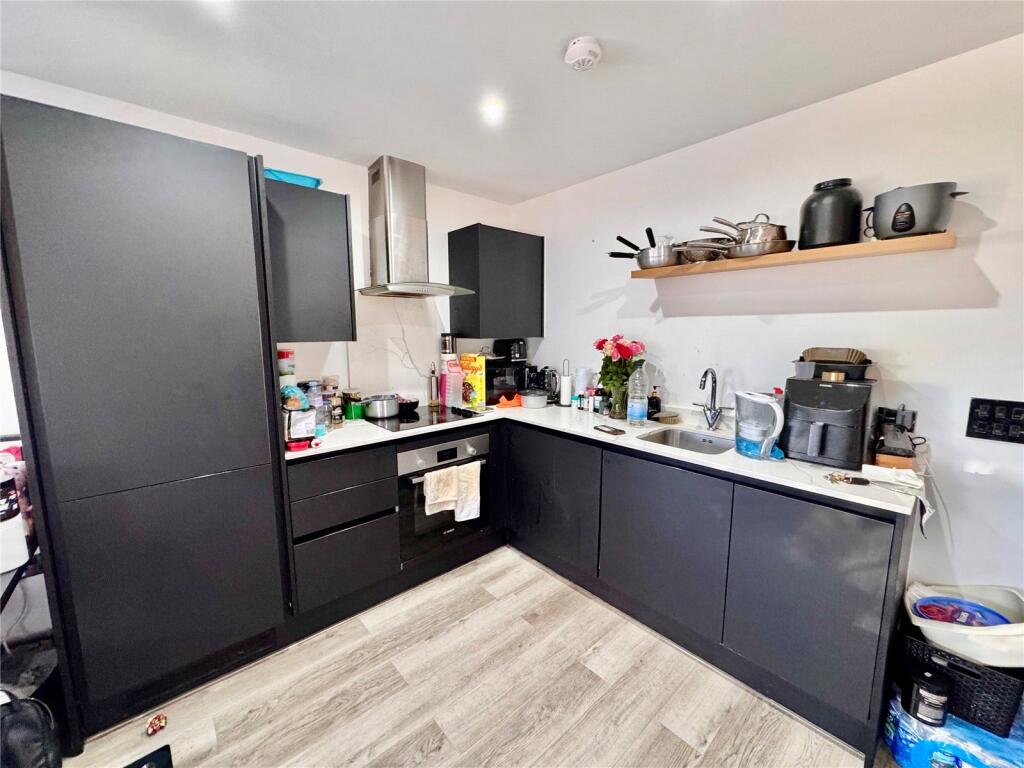 Apartment in Birmingham, West Midlands - View 4