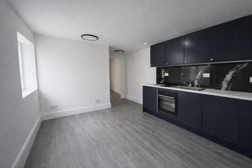 Apartment in Cardiff - View 3