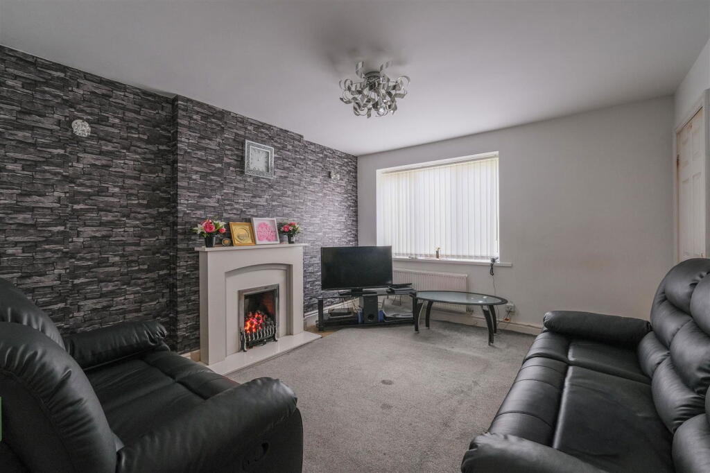 Ponyfield Close, Birkby, Huddersfield, HD2 photo 3