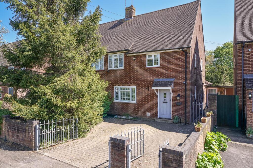 Main image of property: Hillcrest Road, Radlett