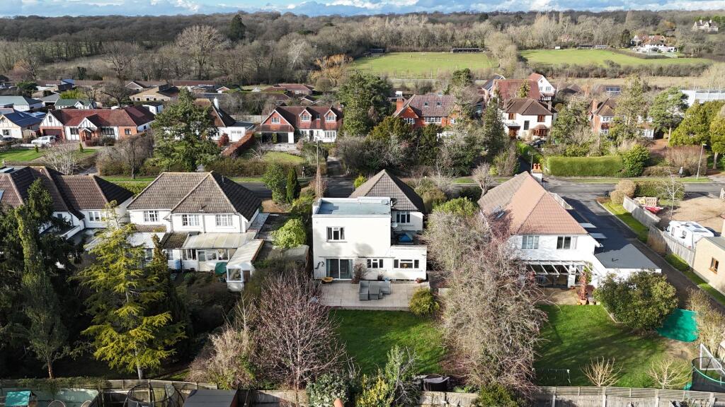 Links Road, Ashtead, KT21 photo 2