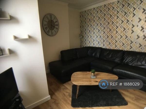 6 bedroom terraced house for rent