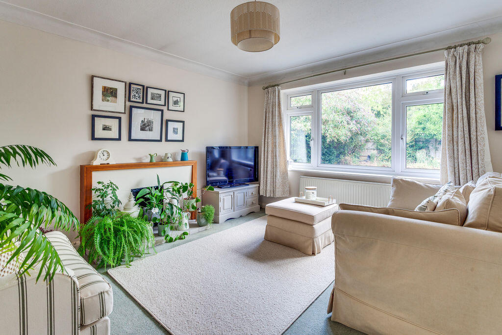 House in Marlow, Buckinghamshire - More