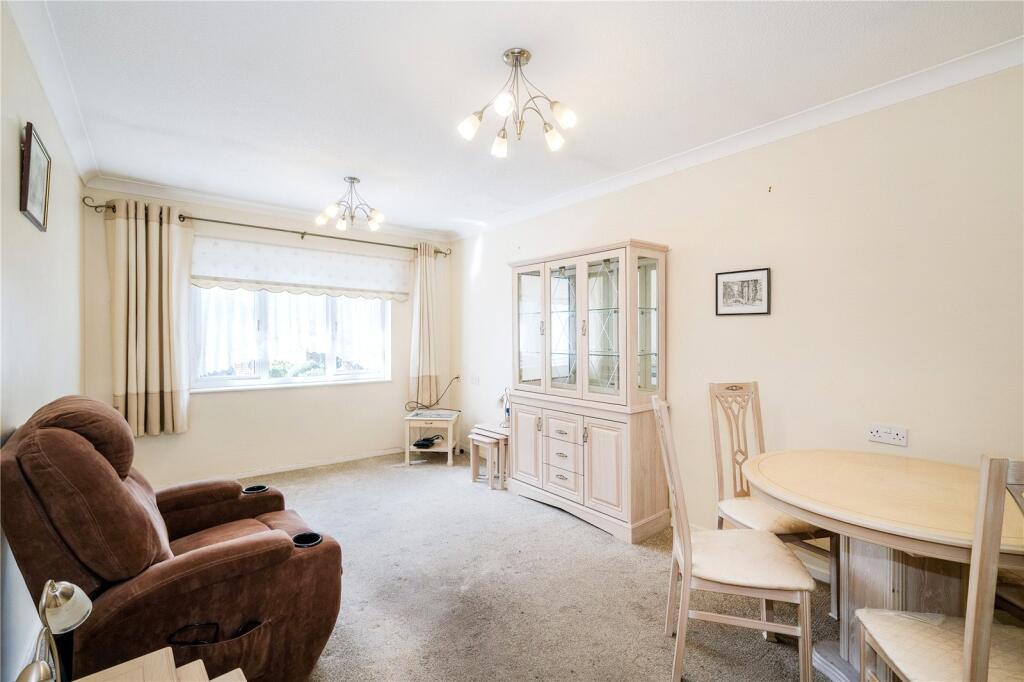 Rosewood Court, Chadwell Heath Lane, Chadwell Heath, RM6 photo 2