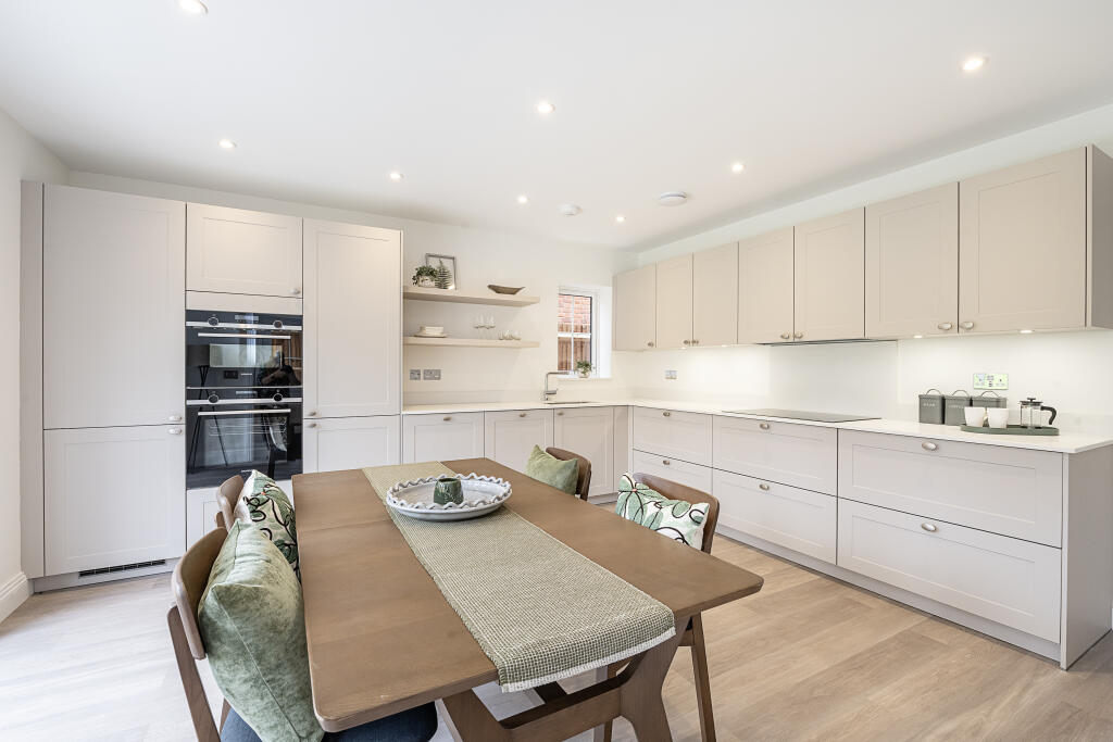 House in St Albans, Redbourn - View 3