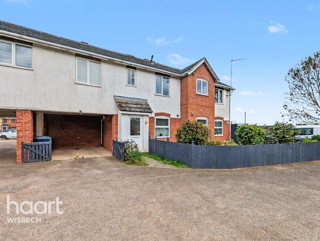 1-bed flat on Redwing Drive, Wisbech, £130,000