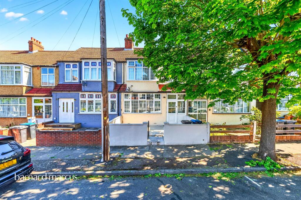 Main image of property: Avenue Road, London