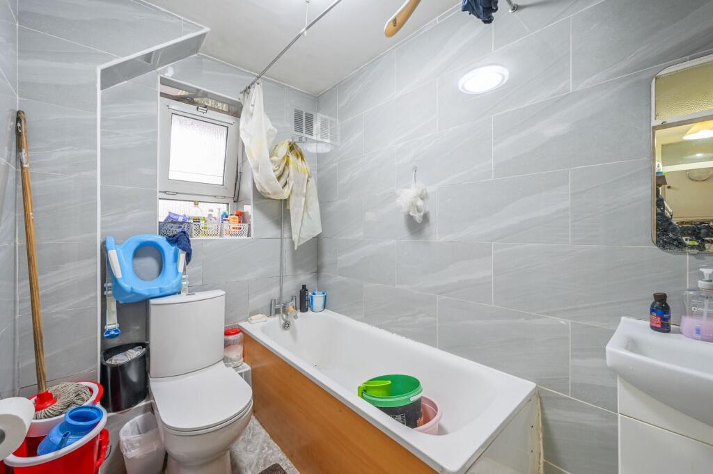Apartment in London - More