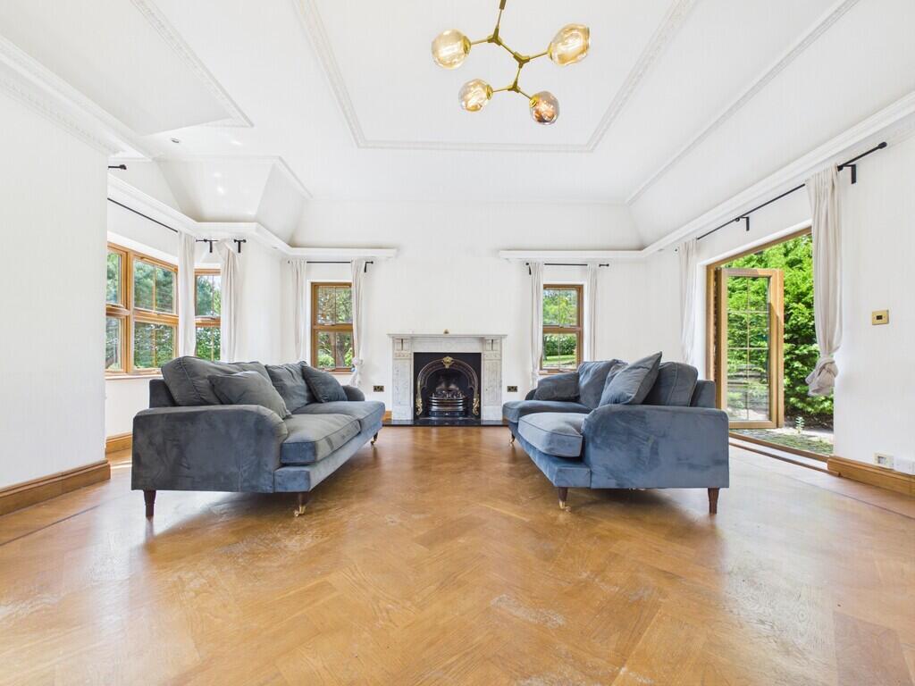 House in Redhill - View 4