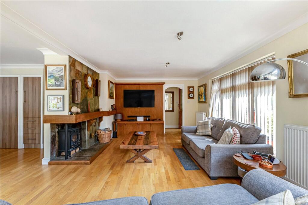 House in Southampton - More