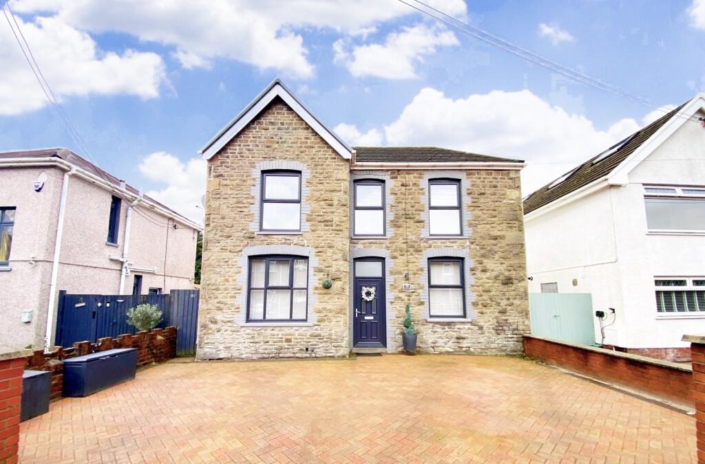 3-bed detached on Lone Road, Clydach, Swansea, City And County of Swansea., £285,000