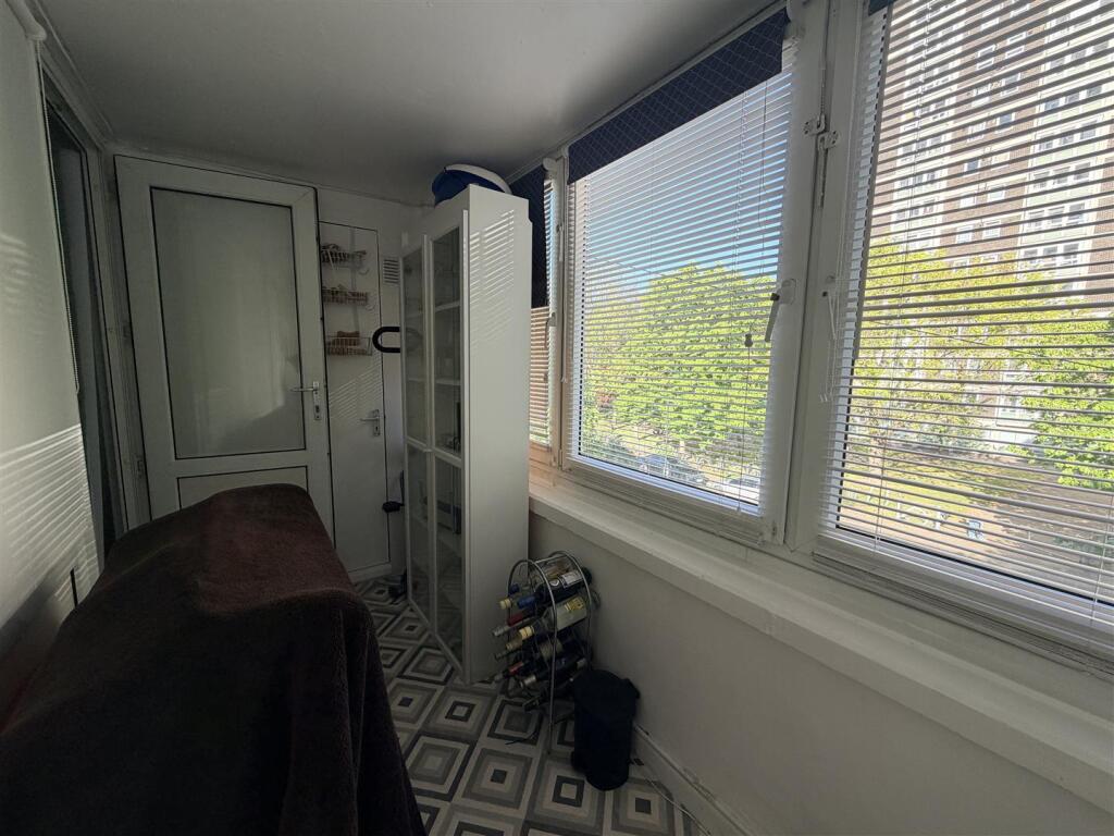 Apartment in London - View 4