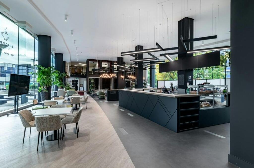 Tricorn - Cafe1.jpg