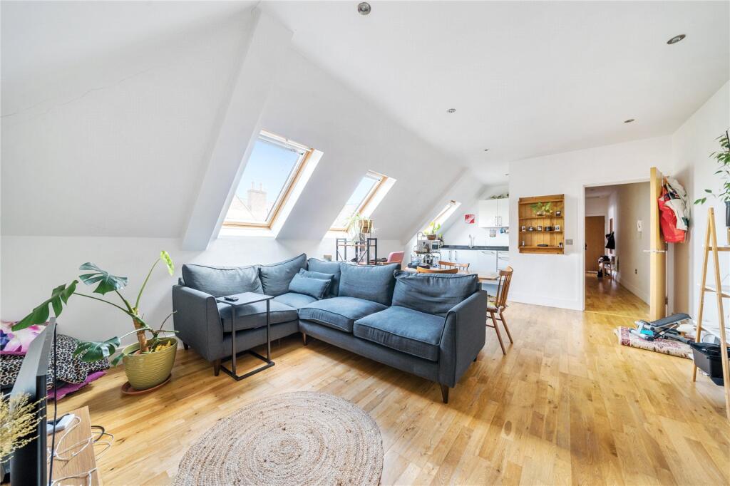 Bridge Street, Walton-On-Thames, KT12 photo 3