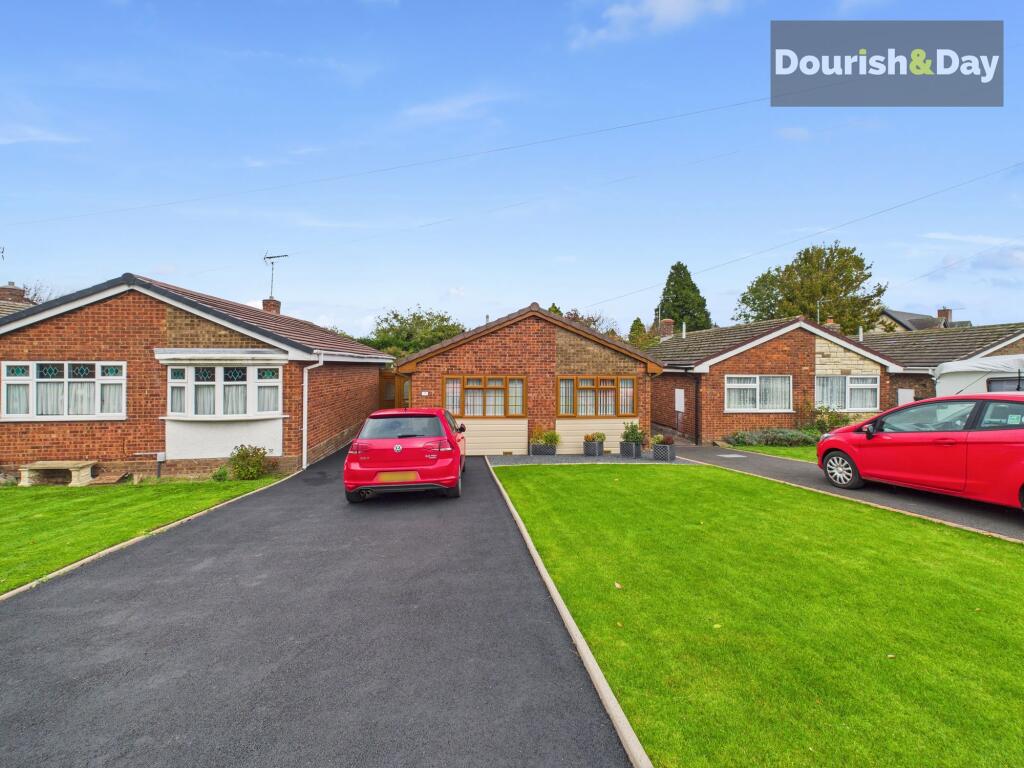 2-bed detached on Ridge Way, Hixon, ST18, £265,000
