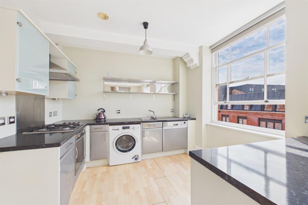 Apartment in Nottingham, Lace Market, St Ann's - View 5