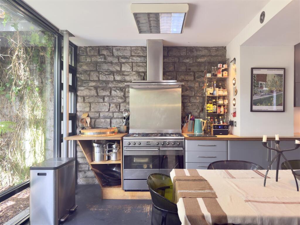 House in Penarth, Vale of Glamorgan - View 2
