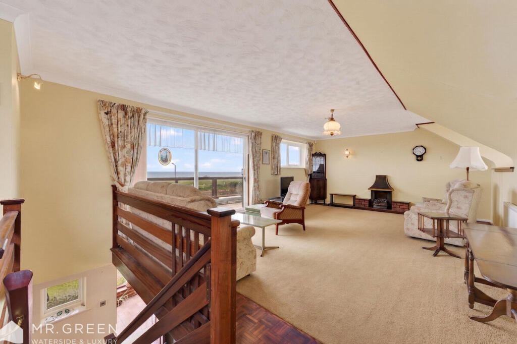 Clowes Avenue, Hengistbury Head, Stunning Views, BH6 photo 4
