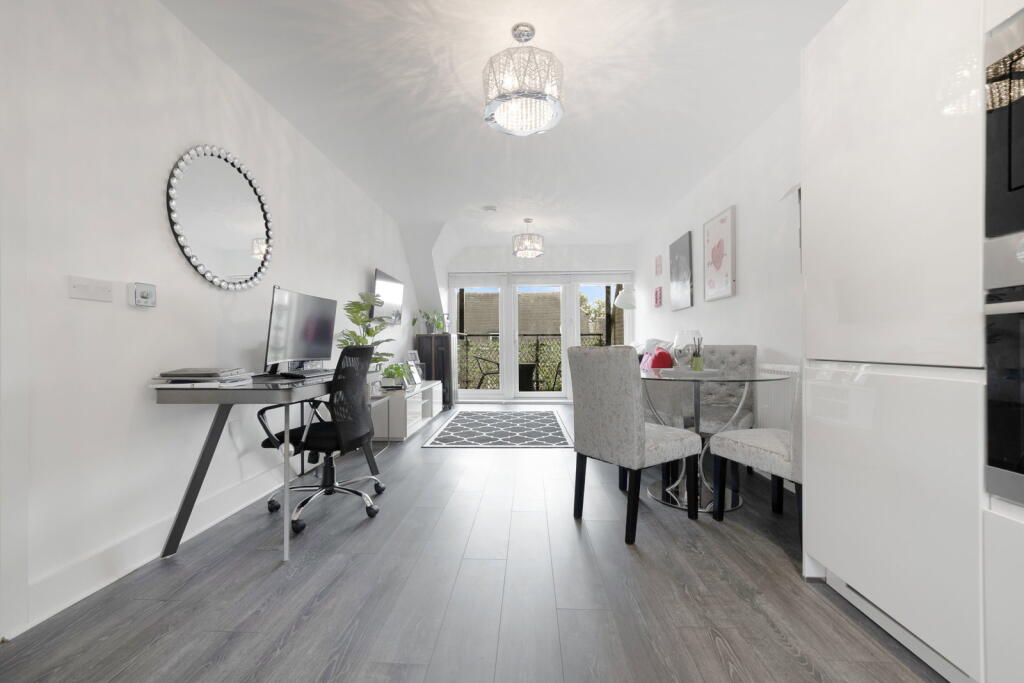 Apartment in London - More