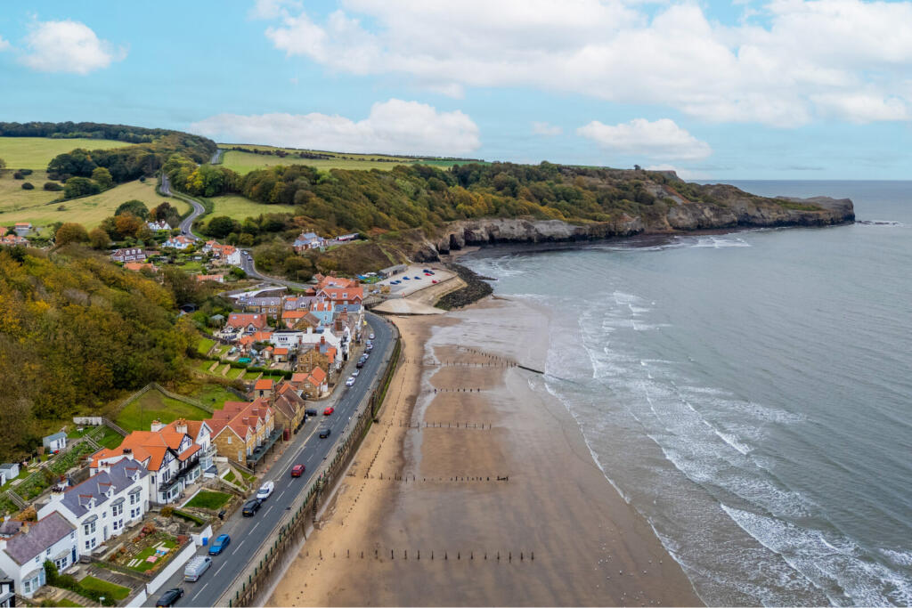 Flat 1 Peacehaven, The Parade, Sandsend, Whitby, YO21 3SZ photo 4