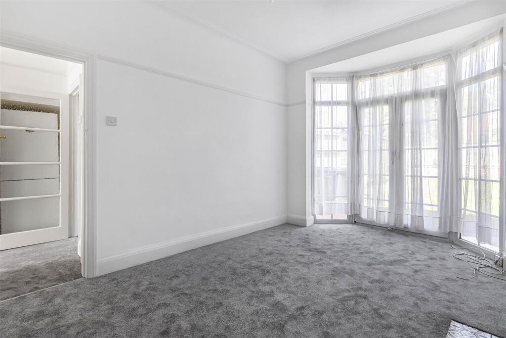 House in Enfield - View 5