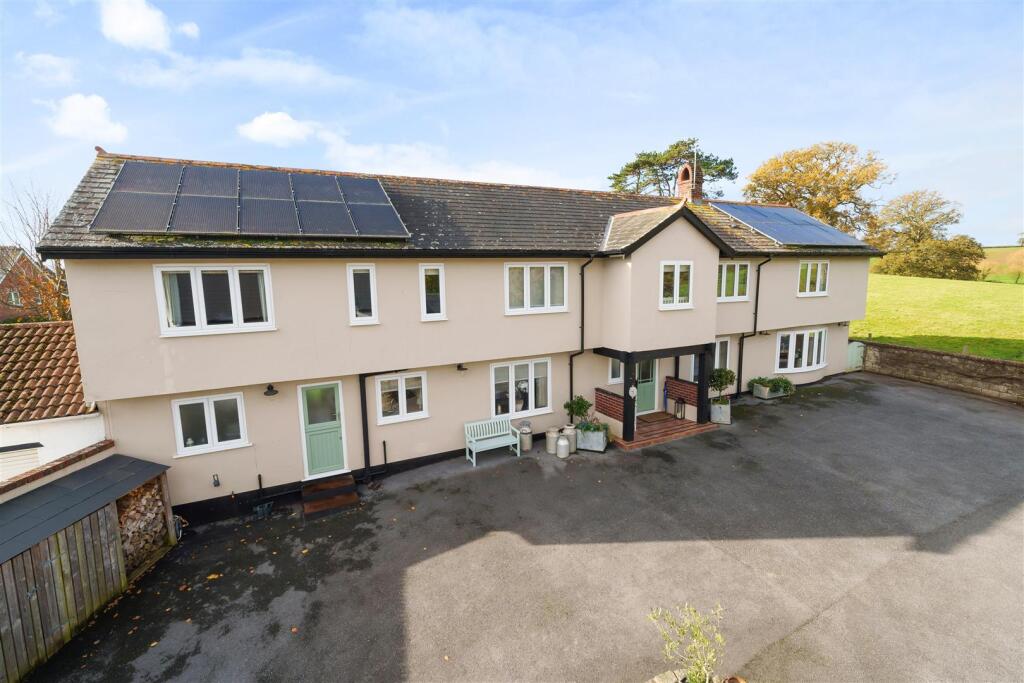 5-bed detached on Lympstone, Exmouth, £975,000
