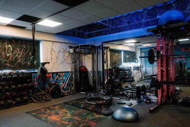 700 sq.ft