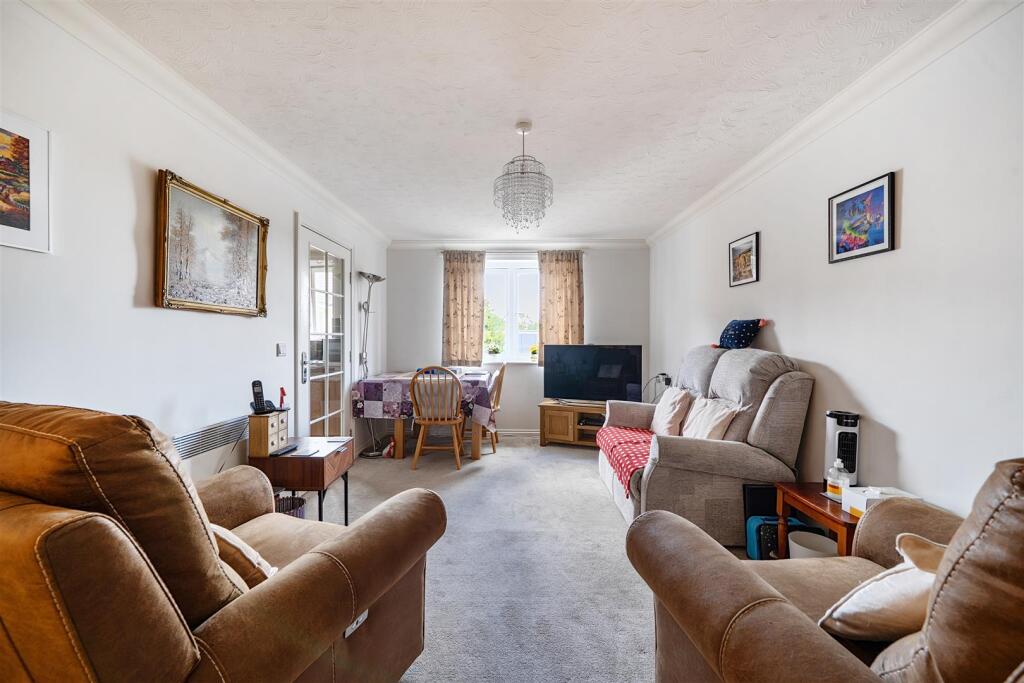 Apartment in Southampton, Bitterne - View 2