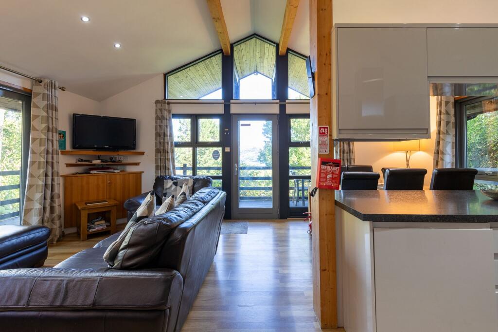 The Crannog, Loch Tay Highland Lodges, By Killin FK21 8TY photo 2