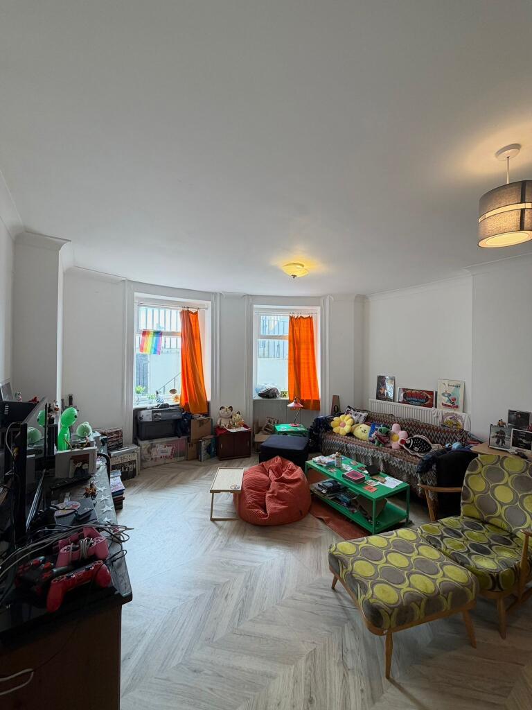 Apartment in Brighton - View 6