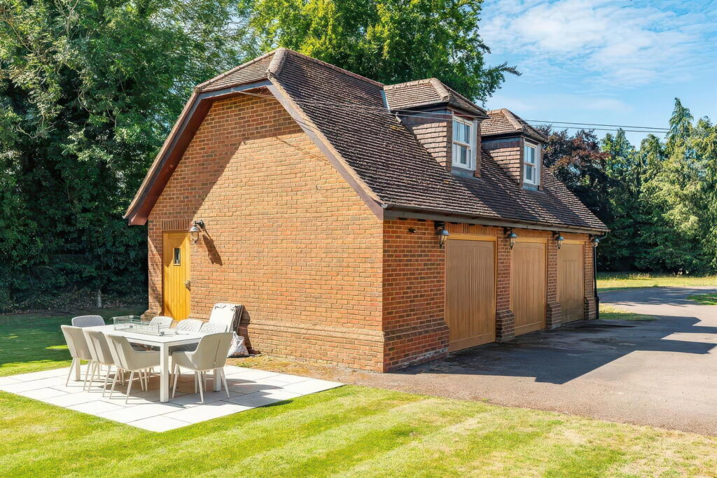 Additional image 43 of Pottersheath Road, Welwyn, AL6 9SY