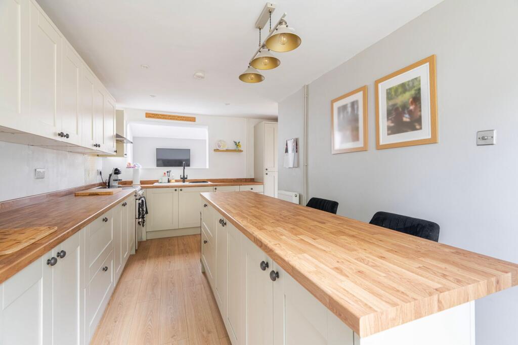 House in Ipswich - View 3