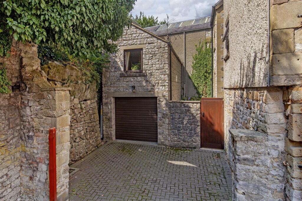 Buxton Road, Bakewell photo 2