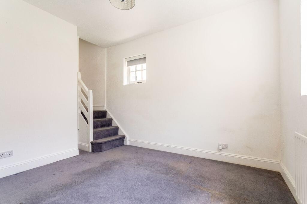 Montpelier Crescent, Brighton photo 3