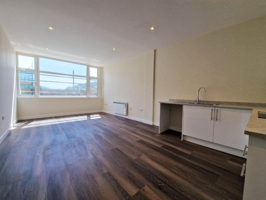 Apartment in Stroud - View 2
