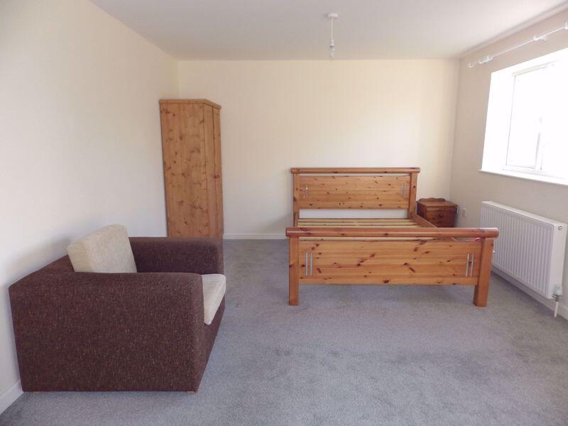 5 bedroom detached house for rent