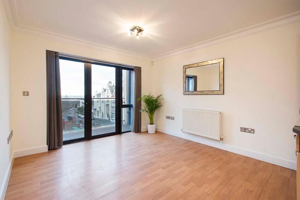 Apartment in Nottingham, Nottinghamshire - View 4