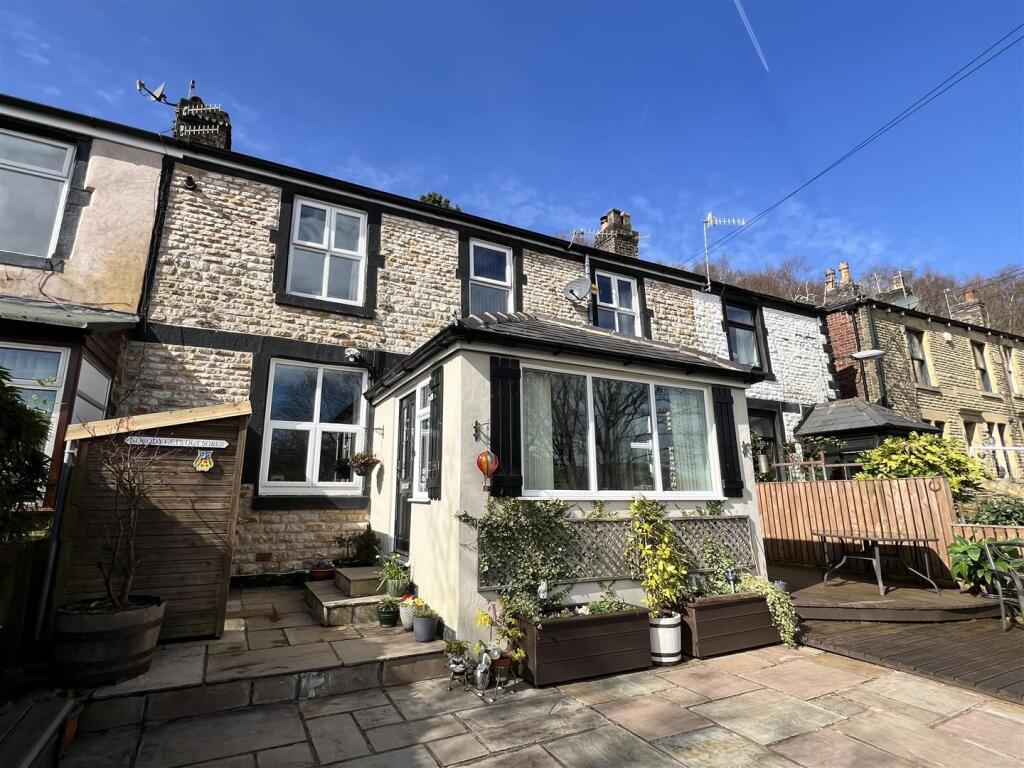 Main image of property: Lower Beestow, Mossley, Ashton-Under-Lyne