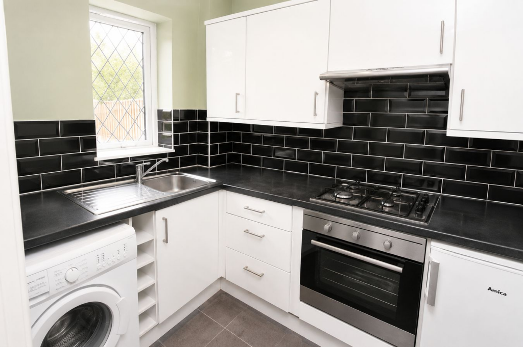 Astral Close, Lower Stondon, Henlow, SG16 photo 3