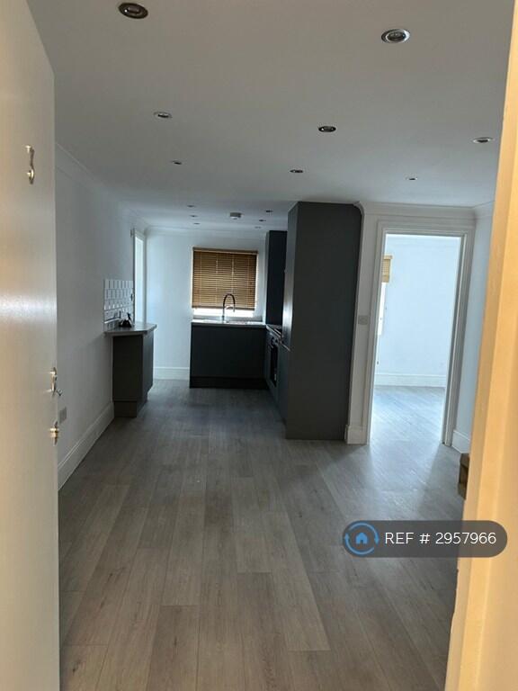 Main image of property: Hoe Street, London, E17